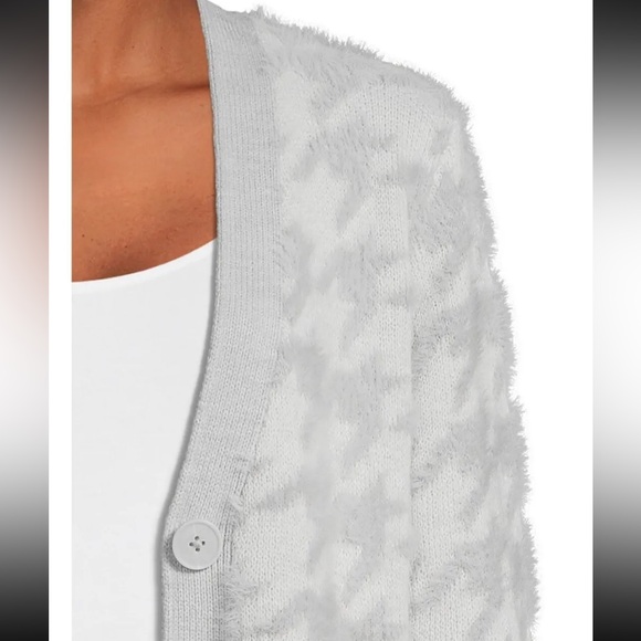 LAST PRICE🍒🤍 TIME & TRU long sleeve sweater cardigan 🌷 - Picture 2 of 12